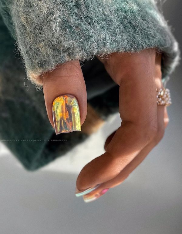 Holographic shattered glass short nail 1 Holographic shattered glass short nails