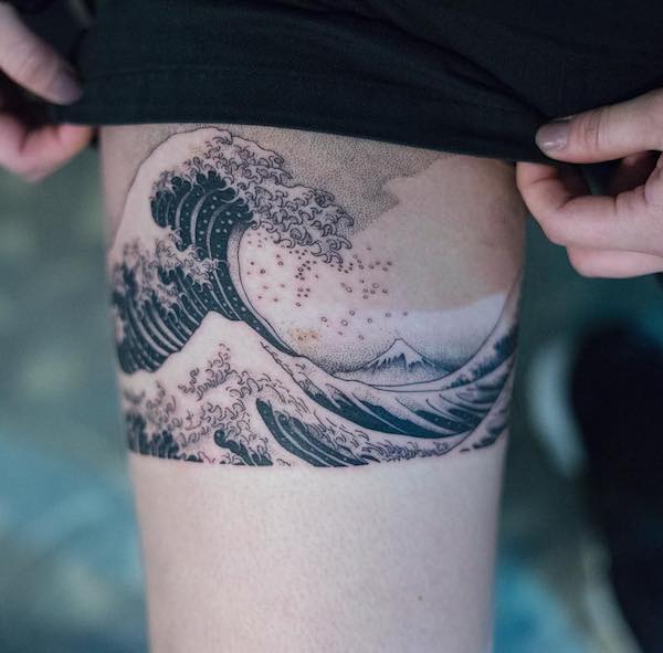 Japanese thigh tattoo with Great Wave female