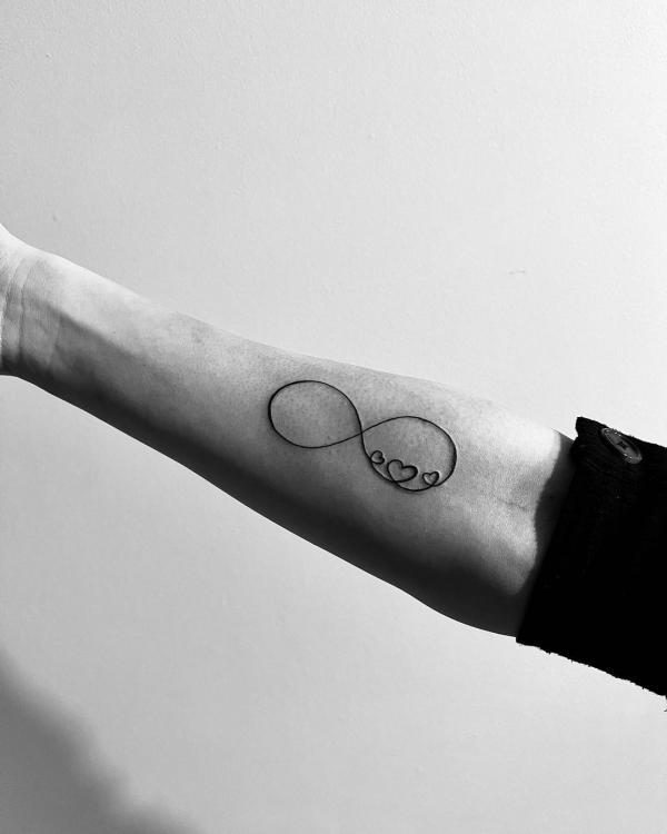 Tiny Infinity Symbol Temporary Tattoo - Set of 3 – Tatteco