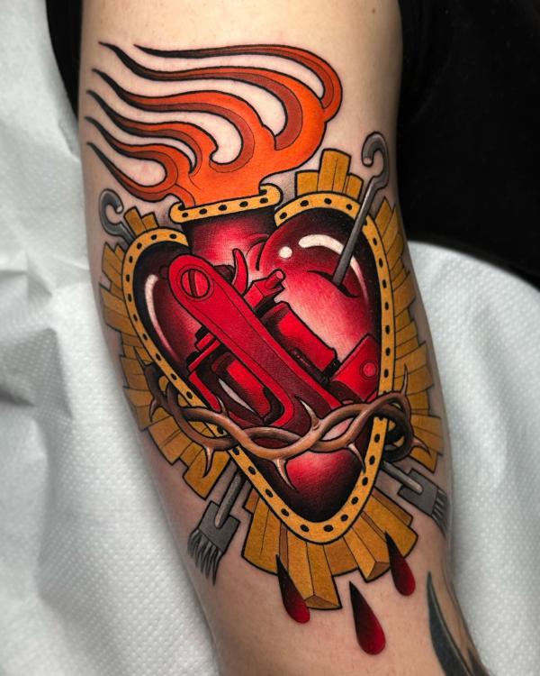 60 Sacred Heart Tattoos: A Symbolism of Love and Devotion