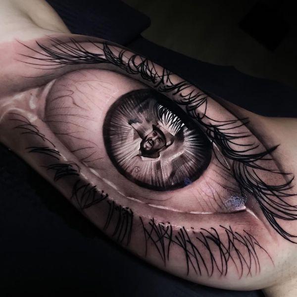 Portrait in the eye