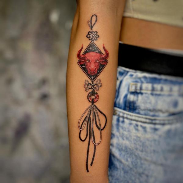 Chinese tassel with a Taurus