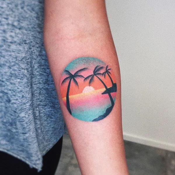 Circular tattoo of Geometric Palms