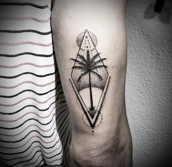 Geometric palm tree dotwork