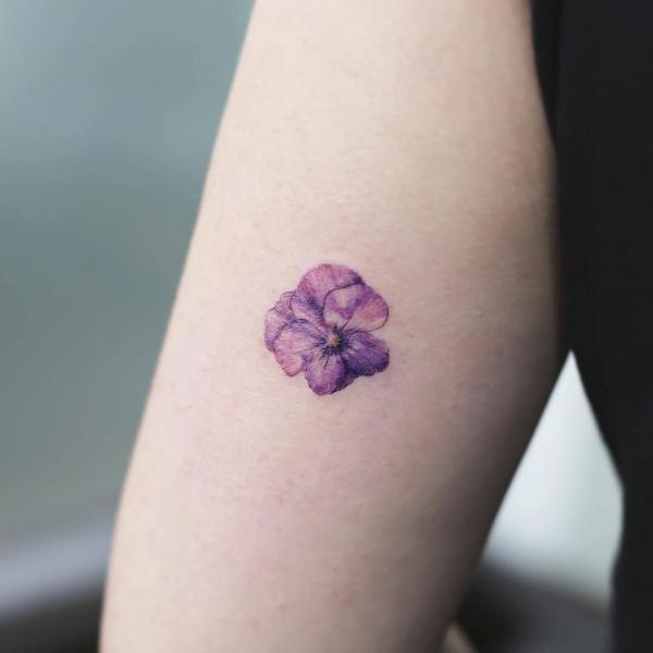 Violet Flower Temporary Fake Tattoo Sticker (Set of 2) - ohmytat.com :  Amazon.co.uk: Beauty
