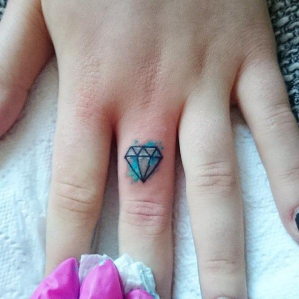 Diamond finger tattoo