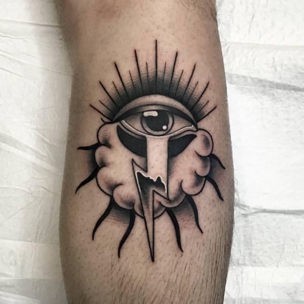 Black and white cloud eye with lightning bolt