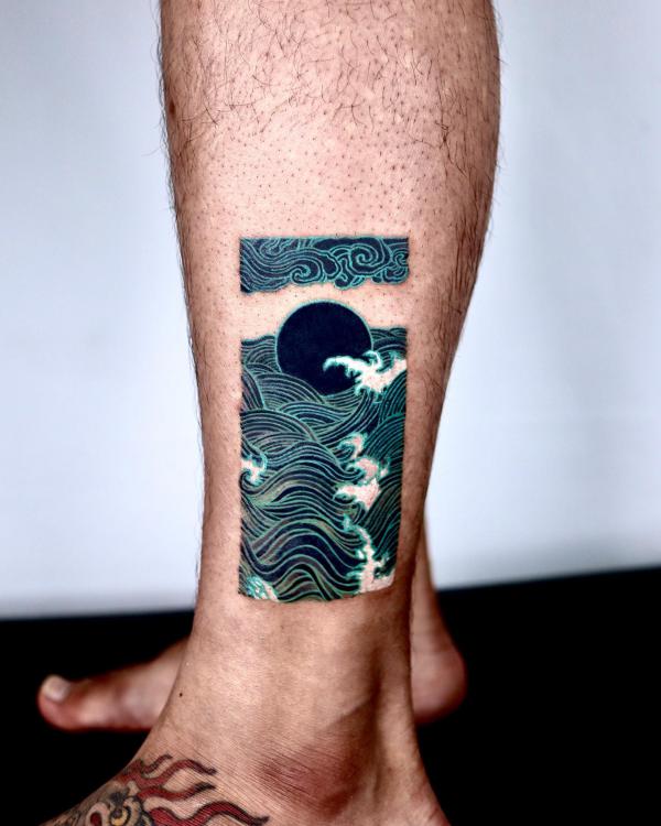 The Great Wave Off Kanagawa Tattoo For Guys | Waves tattoo, Wave tattoo  design, Tattoo designs