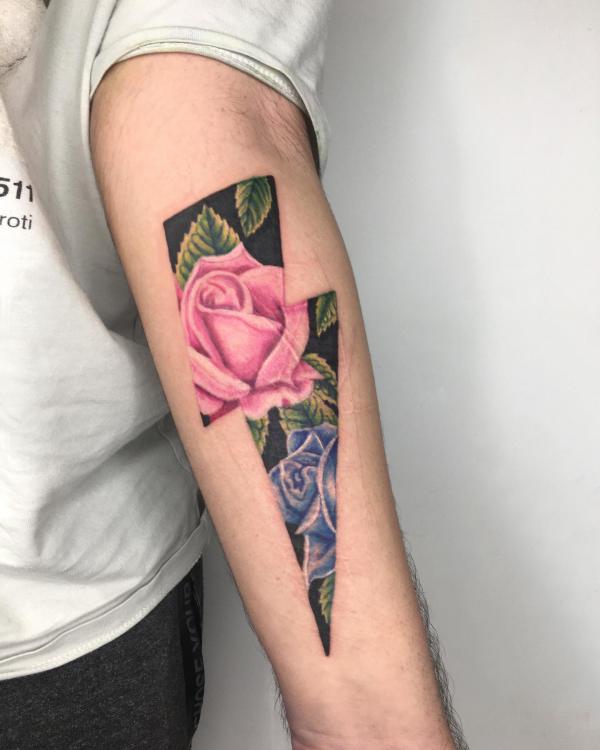 Pink and blue roses lightning bolt