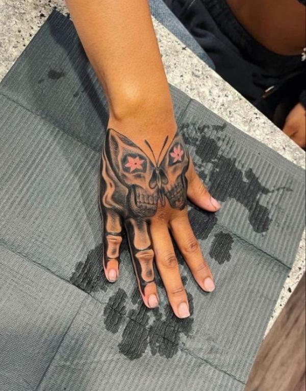 Beautiful Hand Tattoos for Women