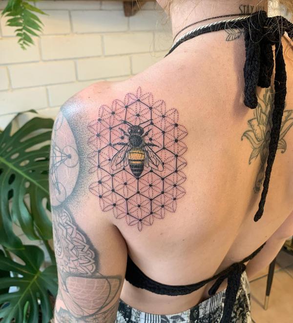Flower of life and bee
