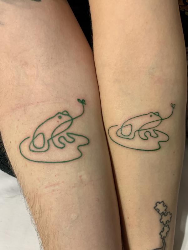 Frog on lotus leaf line work