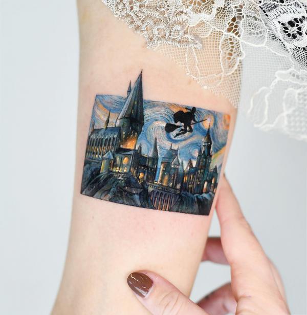 Hogwarts castle and broomstick flying at Starry night