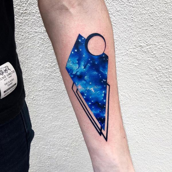 Geometric blue galaxy