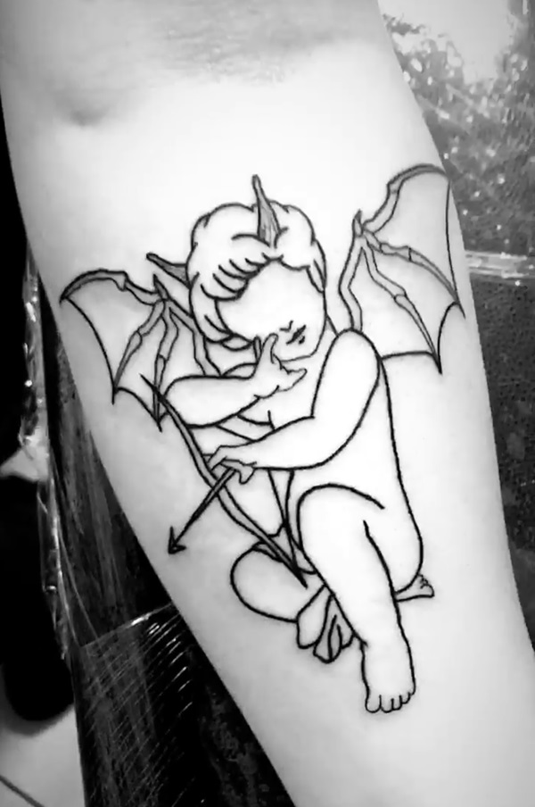 Simple demon cherub outline