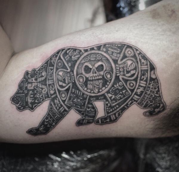 Aztec calendar in California Bear