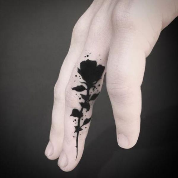 50 Awesome Finger Tattoo Ideas for Men & Women in 2024