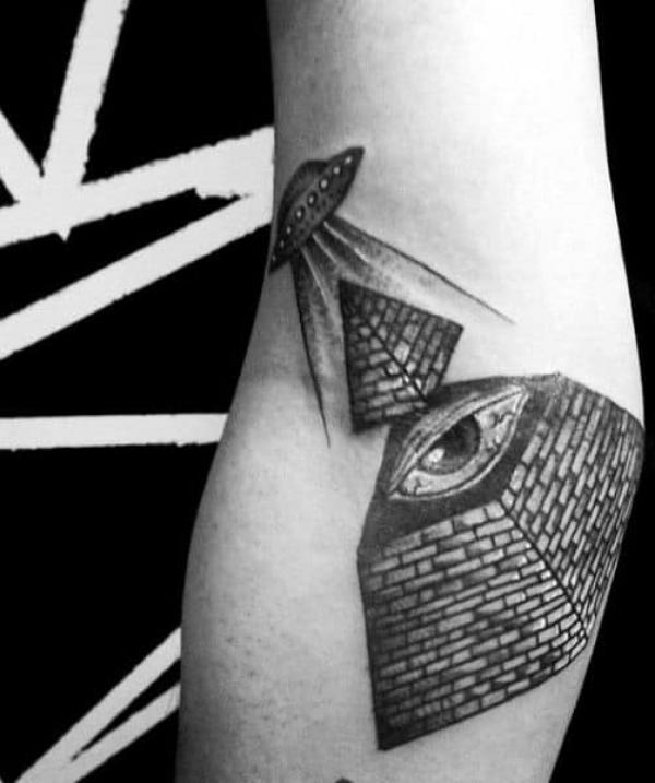 Blackwork Pyramid with eye and UFO tattoo