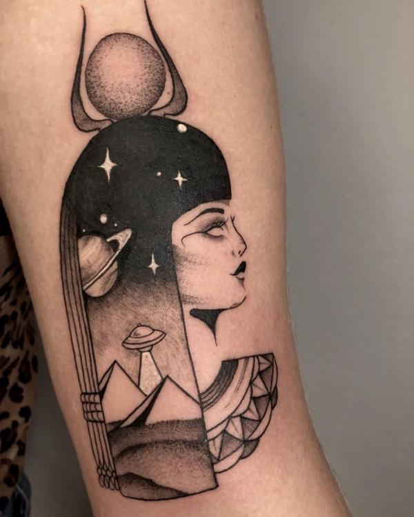 Cleopatra with sun disk stars and Pyramids tattoo
