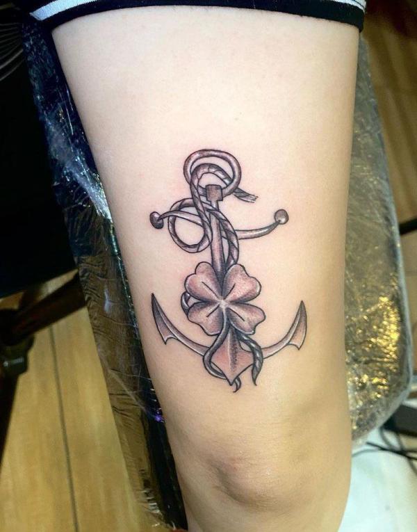 Anchor with Four leaf clover Tattoo black and grey