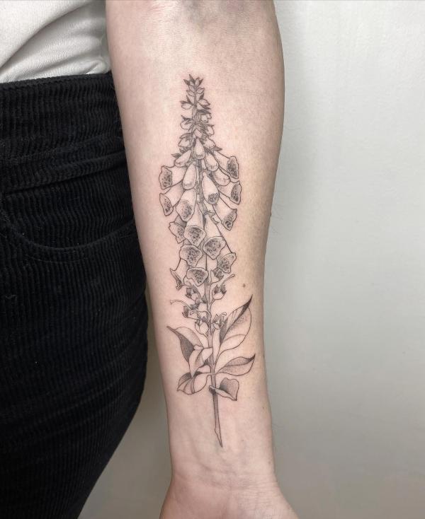 60 Foxglove Tattoo Designs with Meaning | Art and Design