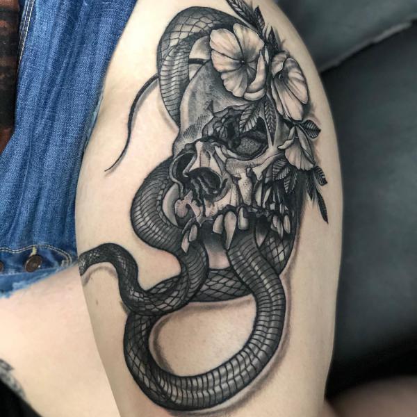 Blackwotk death eater with poppy thigh tattoo