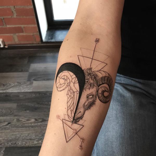 Half geometric and half Aries Ram with onstellation tattoo