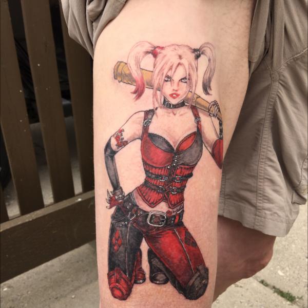 Pinup Harley Quinn with her baseball bat tattoo