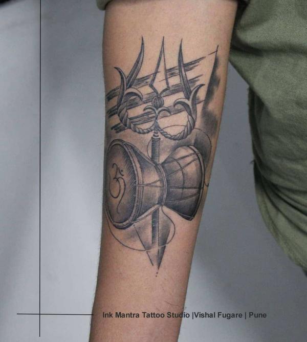 Mahadev trishul tattoo |trishul tattoo |mahadev tattoo | samurai tattoo  mehsana |9725959677 | Small tattoos for guys, Bholenath tattoo, Trishul tattoo  designs