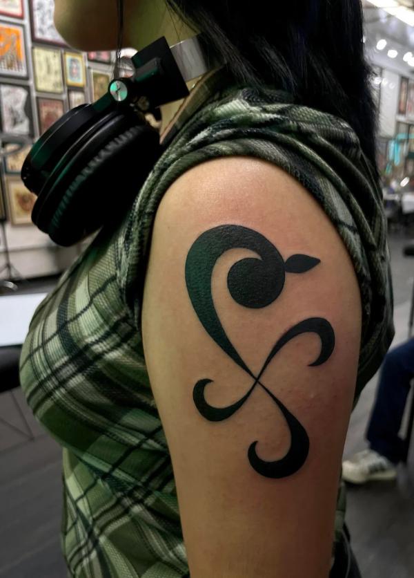 20 Inspiring Nami Tattoo Designs from One Piece Art and Design