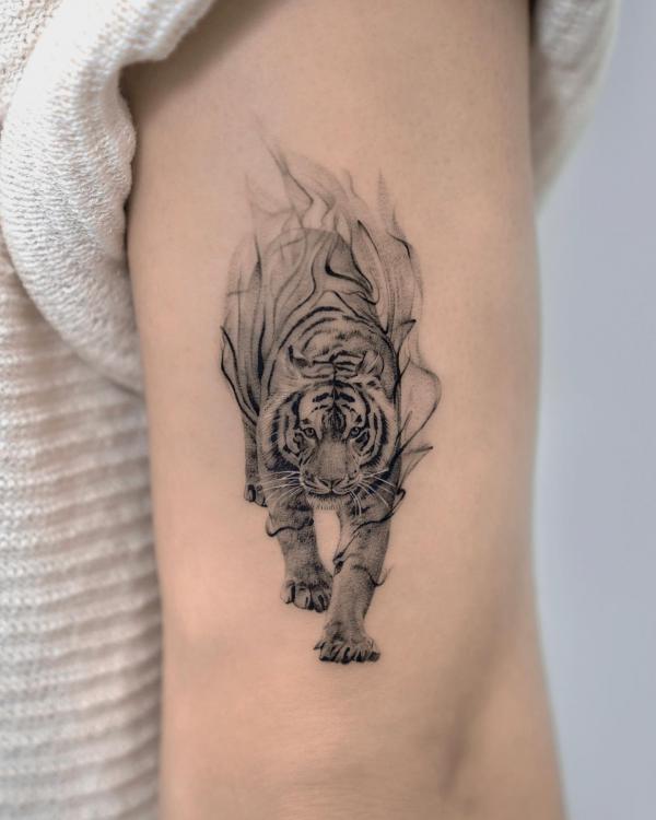 Tiger tricep tattoo