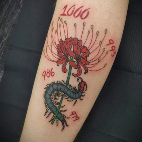 tokyo ghoul centipede tattoo with spider lily
